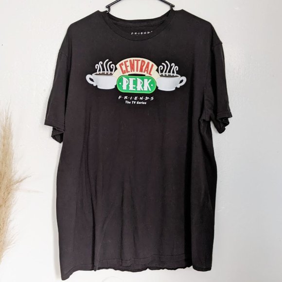 FRIENDS CENTRAL PERK GRAPHIC TEE BLACK - Picture 1 of 4